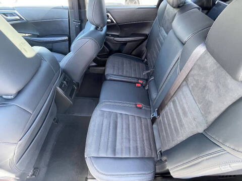 2025 Mitsubishi Outlander PHEV SE