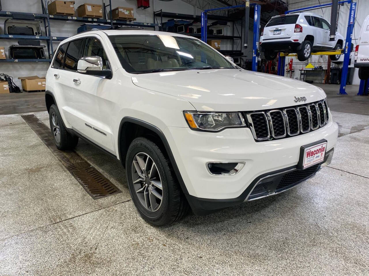 2021 Jeep Grand Cherokee for sale at Victoria Auto Sales in Victoria, MN