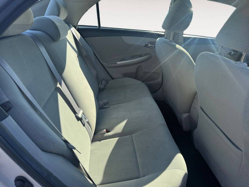 2011 Toyota Corolla LE