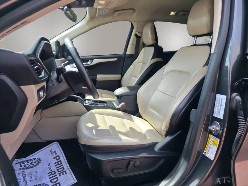2020 Ford Escape SEL