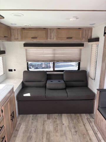 2025 Gulfstream 236RL