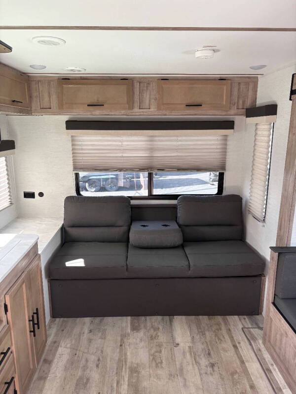 2025 Gulfstream 236RL