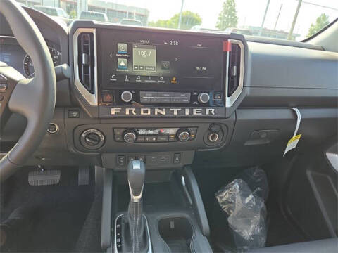 2025 Nissan Frontier SV