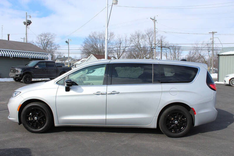2024 Chrysler Pacifica Touring L