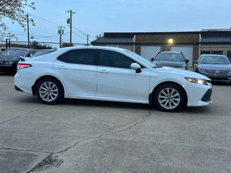 2018 Toyota Camry LE