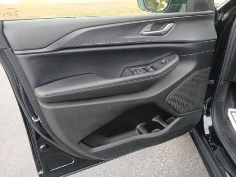 2023 Jeep Grand Cherokee Laredo X