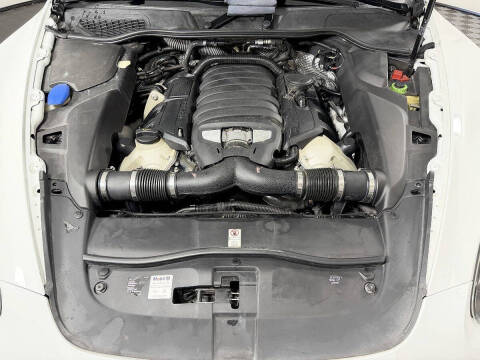 2013 Porsche Cayenne GTS