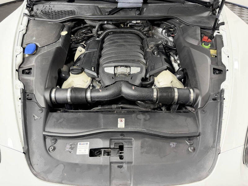2013 Porsche Cayenne GTS