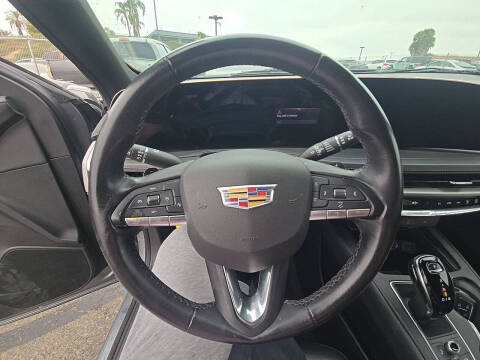 2024 Cadillac XT4 Premium Luxury