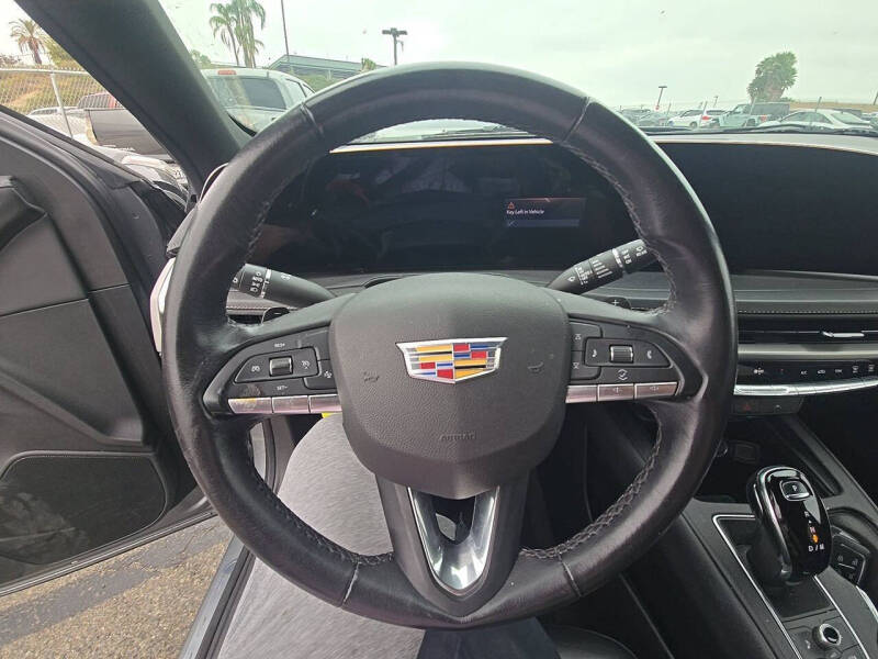 2024 Cadillac XT4 Premium Luxury