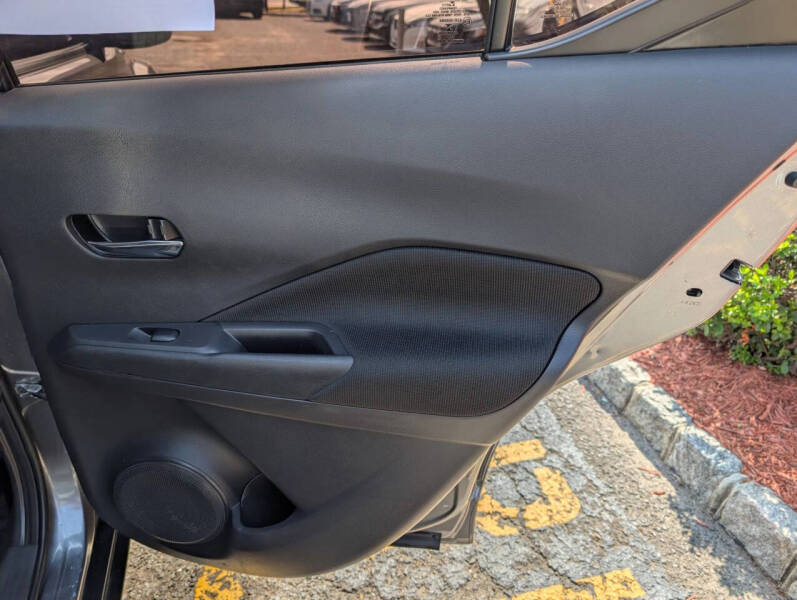 2021 Nissan Kicks SV