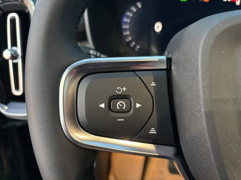 2026 Volvo XC40 B5 Plus