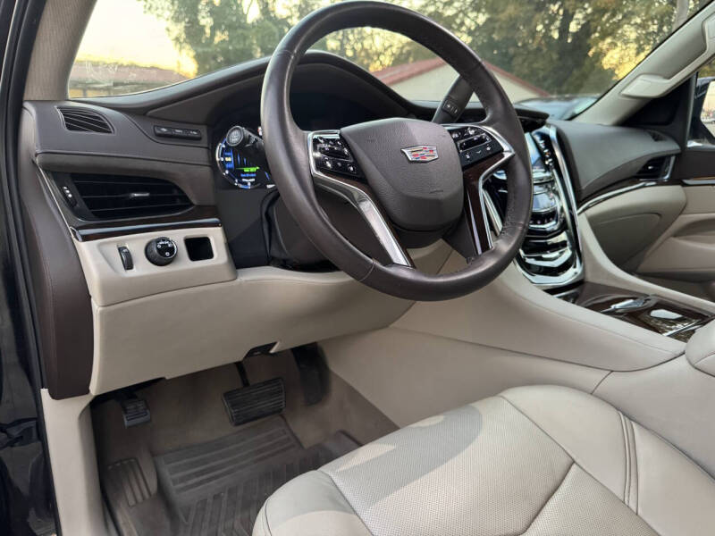 2017 Cadillac Escalade Luxury