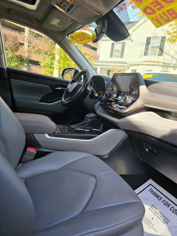 2021 Toyota Highlander XLE