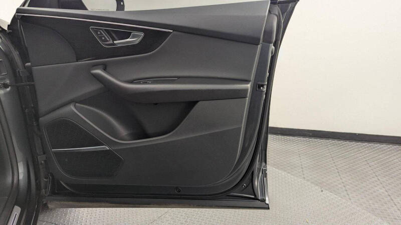 2022 Audi Q8 quattro Premium Plus 55 TFSI