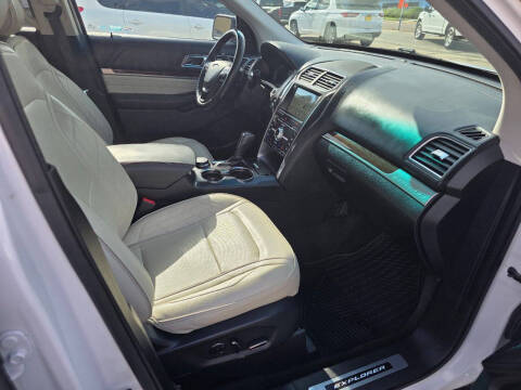 2017 Ford Explorer Platinum