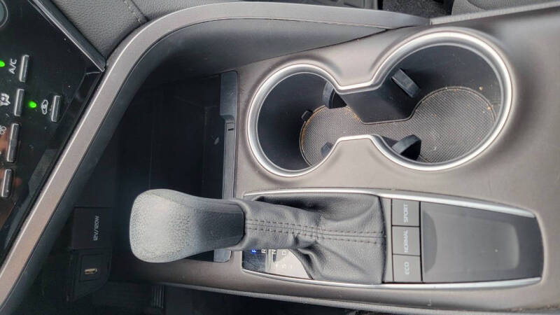 2022 Toyota Camry LE