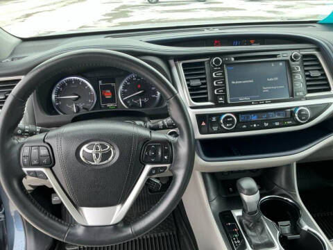 2017 Toyota Highlander Limited Platinum