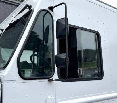 2013 Freightliner MT55 Chassis