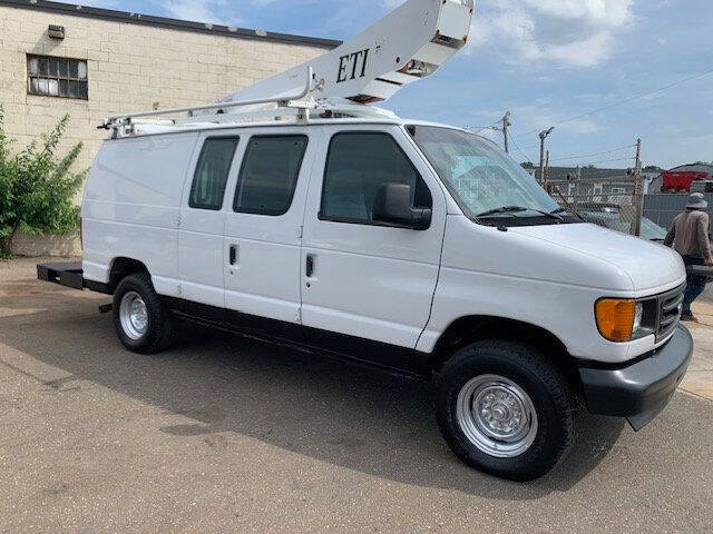 2005 Ford E-Series E-350 SD