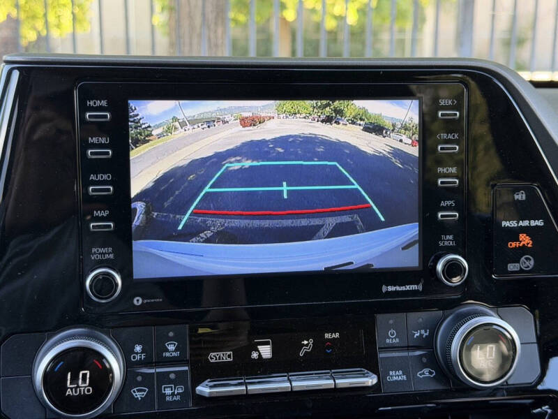 2021 Toyota Highlander L
