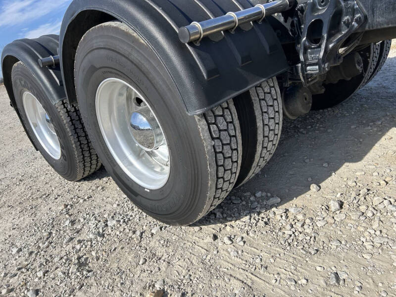 2019 Peterbilt 567 Road Tractor