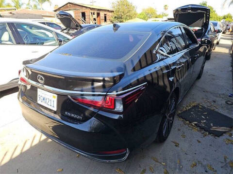 2023 Lexus ES 300h