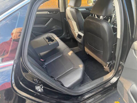 2014 Volkswagen Passat 1.8T S PZEV