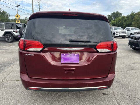 2017 Chrysler Pacifica Touring-L