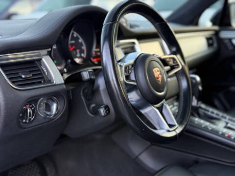 2015 Porsche Macan Turbo