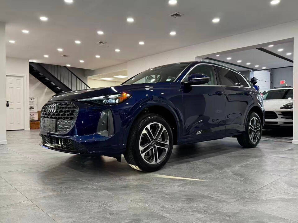 2025 Audi New Q5 Premium's photo