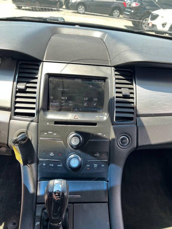 2014 Ford Taurus SEL