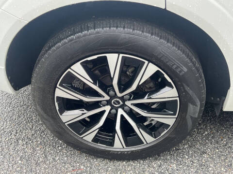 2024 Volvo XC60 B5 Core Dark Theme