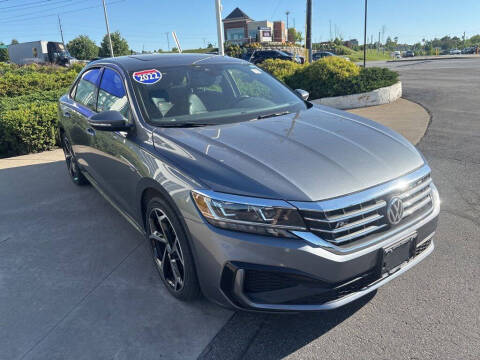 2022 Volkswagen Passat R-Line