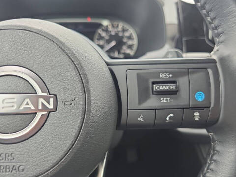 2025 Nissan Pathfinder SV