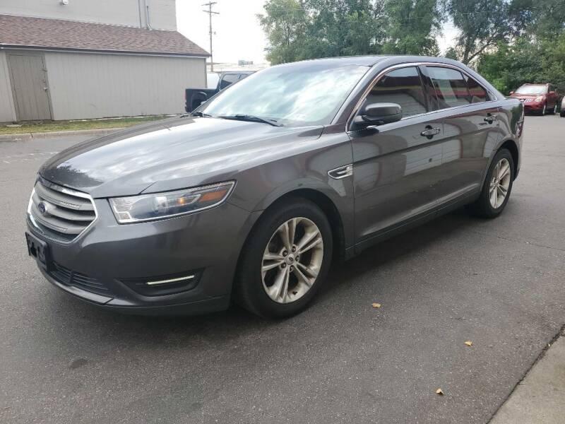 2018 Ford Taurus for sale at MIDWEST CAR SEARCH in Fridley MN