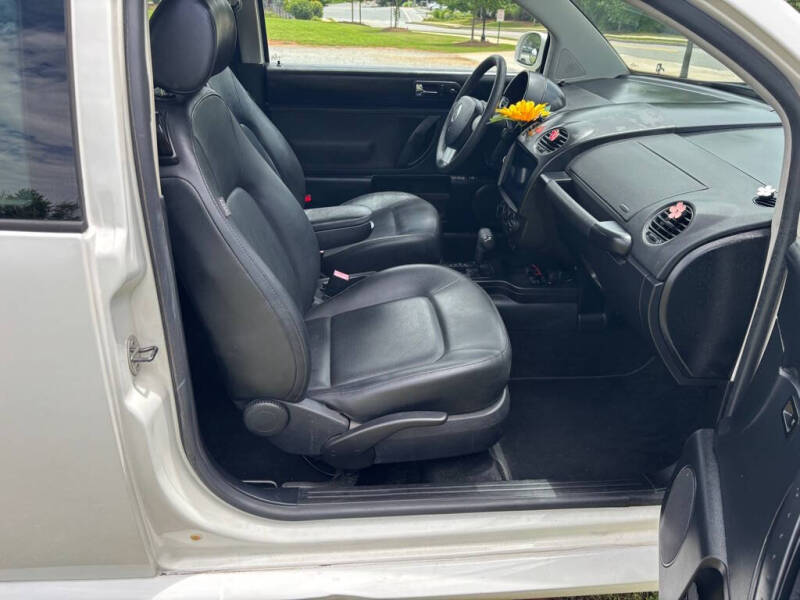 2010 Volkswagen New Beetle