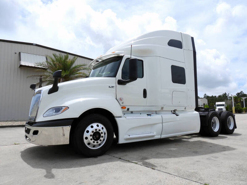 2020 International LT625