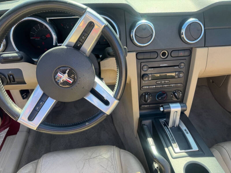 2006 Ford Mustang V6 Standard