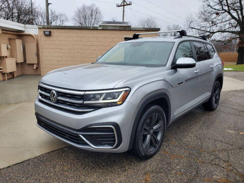 2021 Volkswagen Atlas for sale at COOP'S AFFORDABLE AUTOS LLC in Otsego MI