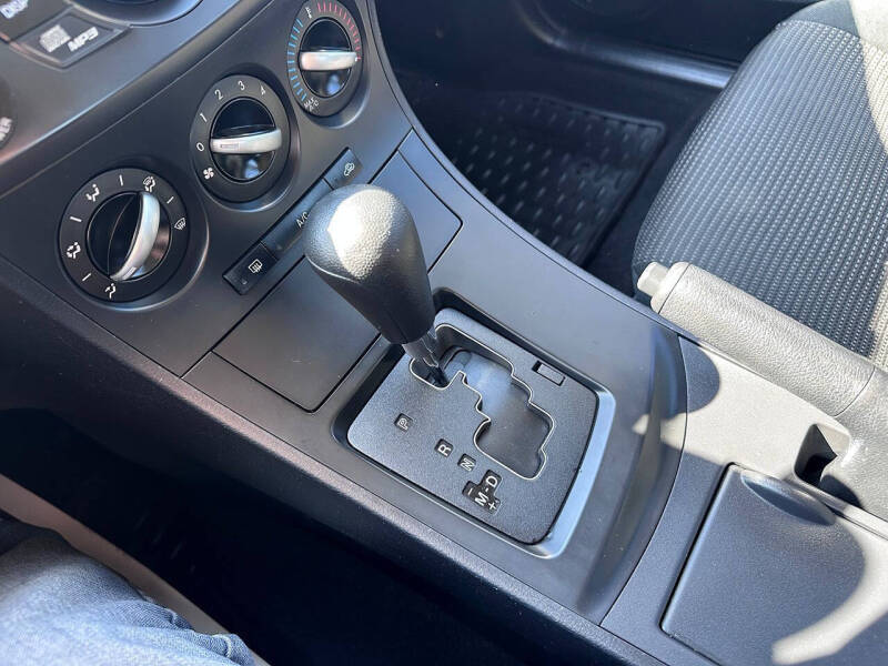 2013 Mazda MAZDA3 i SV