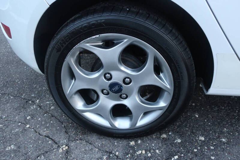 2011 Ford Fiesta SES