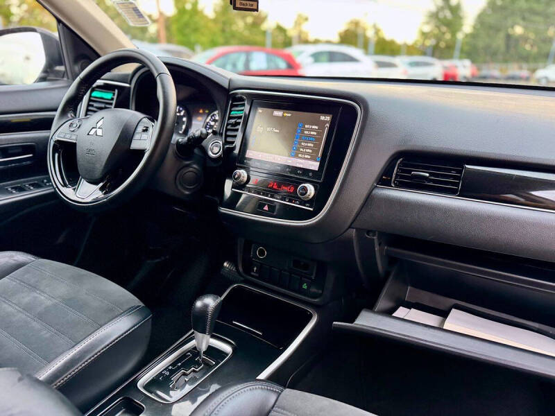 2020 Mitsubishi Outlander SE