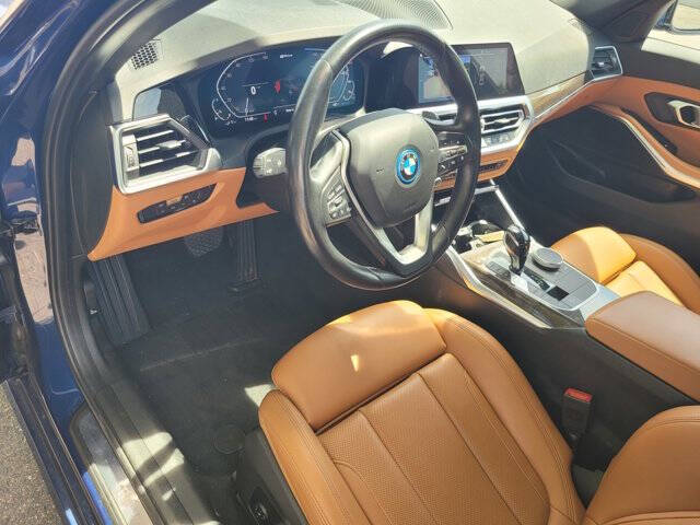2022 BMW 3 Series 330e