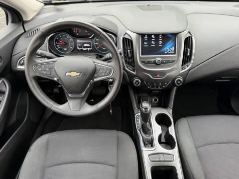 2017 Chevrolet Cruze LT Auto
