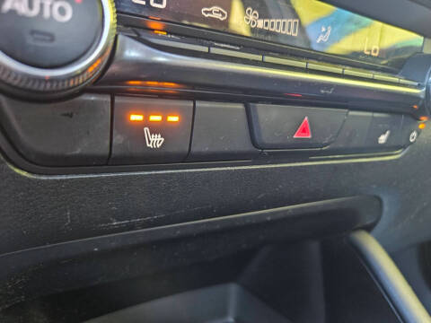 2024 Mazda Mazda3 Hatchback 2.5 Carbon Turbo