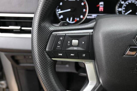 2025 Mitsubishi Outlander ES