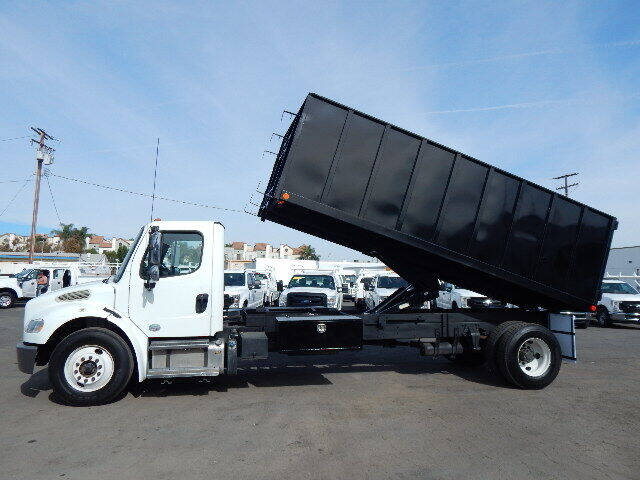 2015 Freightliner M2 106