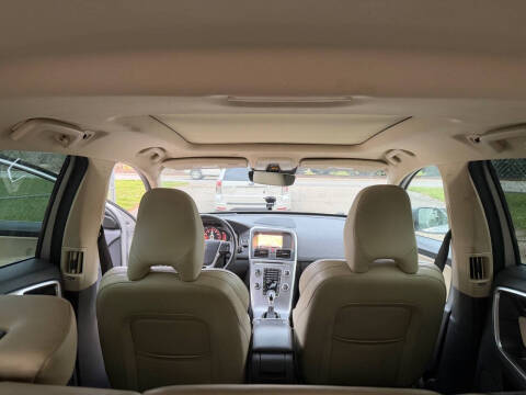 2017 Volvo XC60 T5 Dynamic