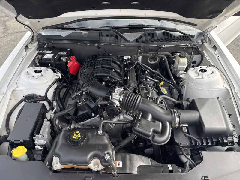 2012 Ford Mustang V6